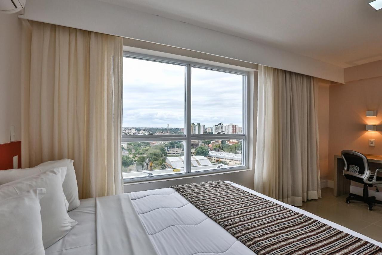 รามาดา โฮเต็ล แอนด์ สวีท กัมโปส โดส โกยตากาเซส Hotel กัมโปส โดส กอยตากาเซส ภายนอก รูปภาพ