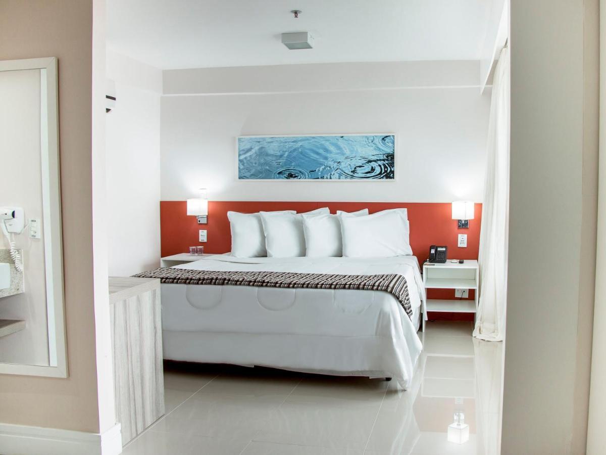 รามาดา โฮเต็ล แอนด์ สวีท กัมโปส โดส โกยตากาเซส Hotel กัมโปส โดส กอยตากาเซส ภายนอก รูปภาพ