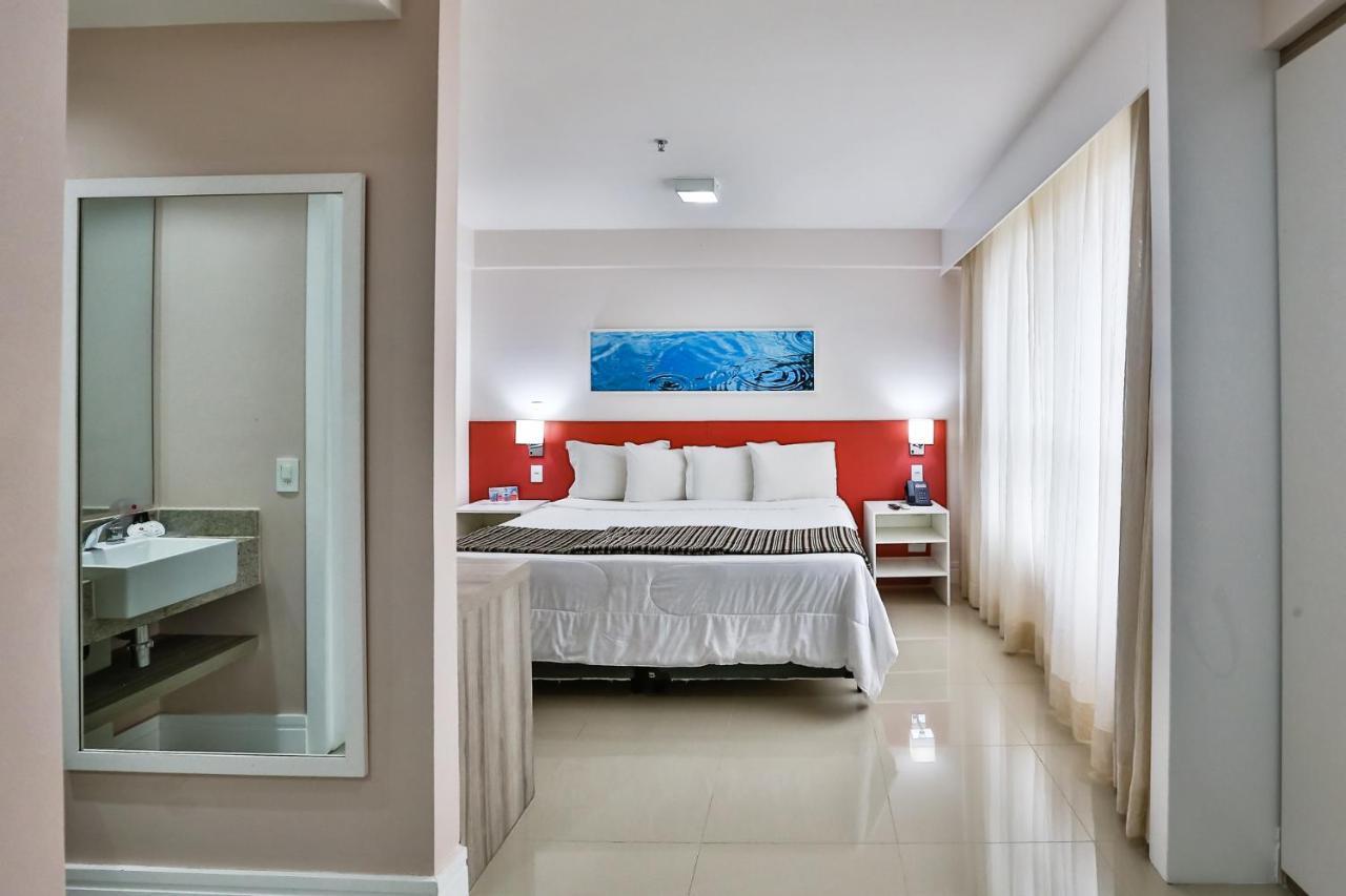 รามาดา โฮเต็ล แอนด์ สวีท กัมโปส โดส โกยตากาเซส Hotel กัมโปส โดส กอยตากาเซส ภายนอก รูปภาพ