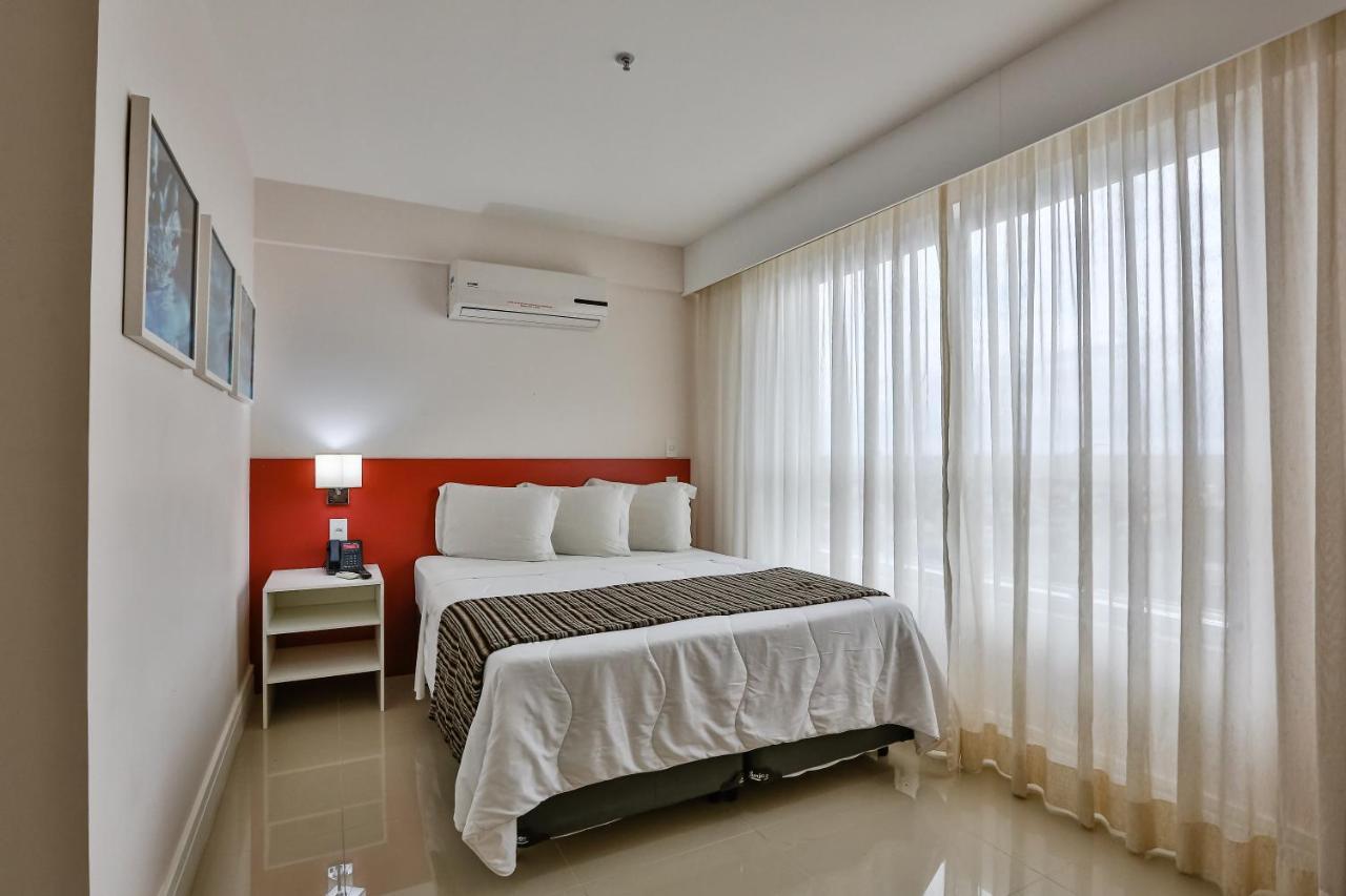 รามาดา โฮเต็ล แอนด์ สวีท กัมโปส โดส โกยตากาเซส Hotel กัมโปส โดส กอยตากาเซส ภายนอก รูปภาพ