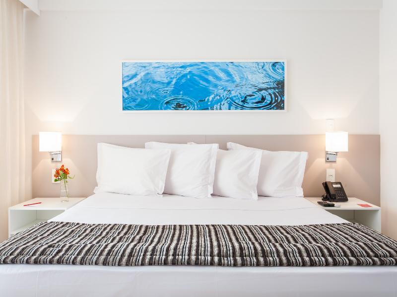 รามาดา โฮเต็ล แอนด์ สวีท กัมโปส โดส โกยตากาเซส Hotel กัมโปส โดส กอยตากาเซส ภายนอก รูปภาพ